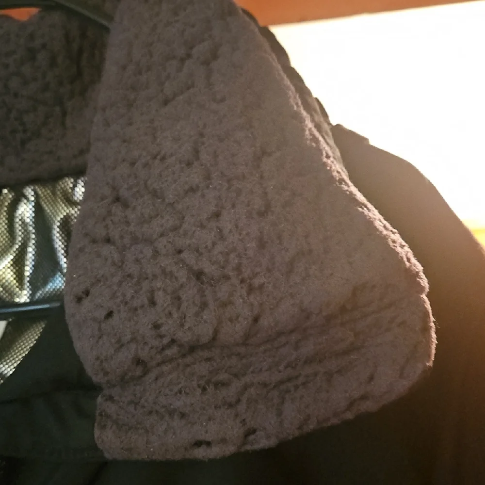 Columbia Black Parka with Fur Trim - Picture 5 of 7